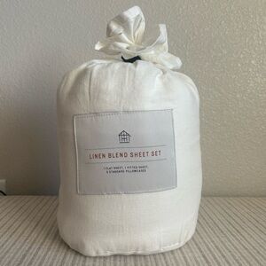 NWT 4pc Queen Linen Blend with Hem Stitch Sheet Set
Sour Cream - Hearth & Hand